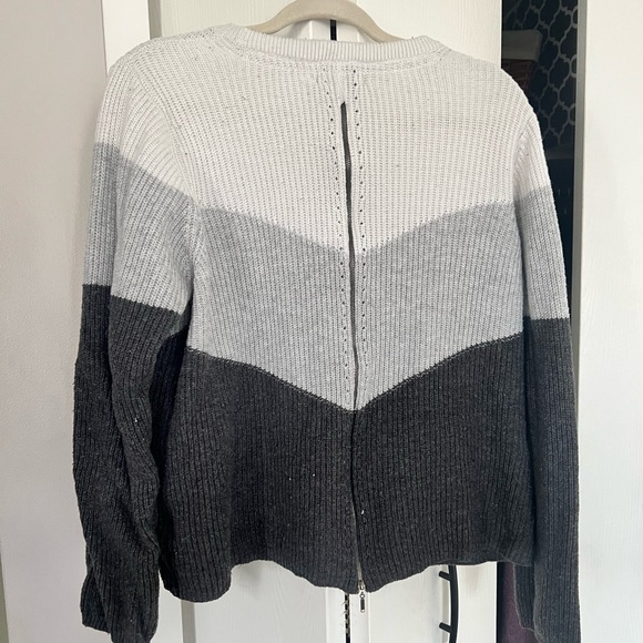 Color block sweater - Picture 2 of 3